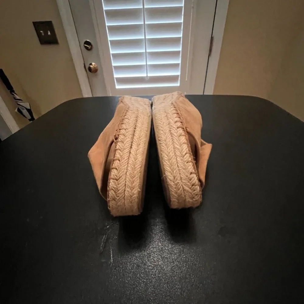 Franco Sarto Paige Platformsize 8.5 tan slippers sandals